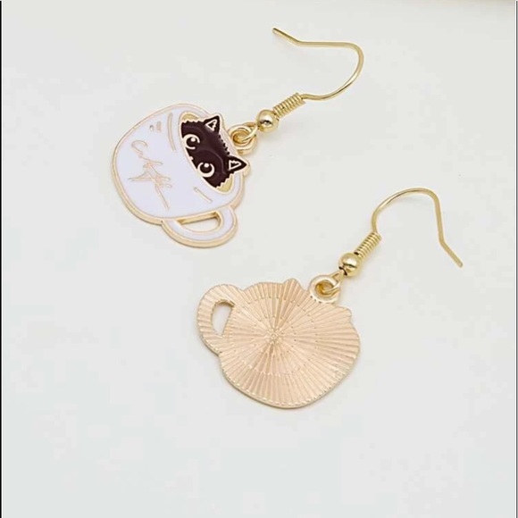 ๐ Cat coffee cup drop earrings - Picture 3 of 6